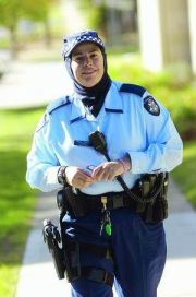 Polwan berjilbab-Constable Maha Sukkar polwan Australia-jpeg.image