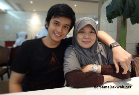 Hamas Syahid dan ibu-2-jpeg.image